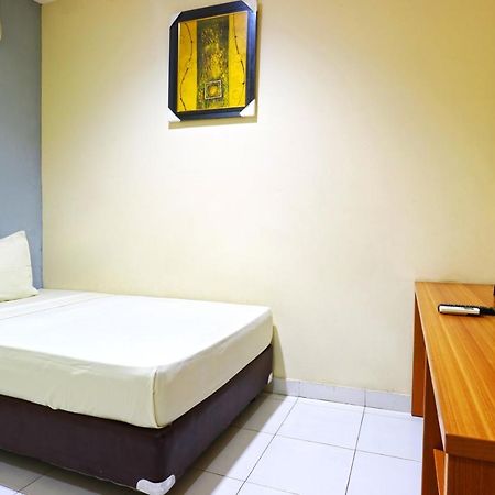 Sabrina Guest House Dżakarta Zewnętrze zdjęcie